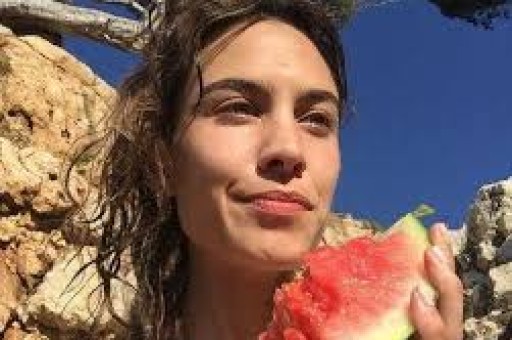 关晓彤李昀锐吻戏花絮封神细节揭秘背后的专业功底！电视剧耀眼
