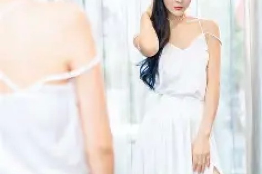 《完美王冠》第五集幕后花絮：IU与边佑锡展现角色魅力！