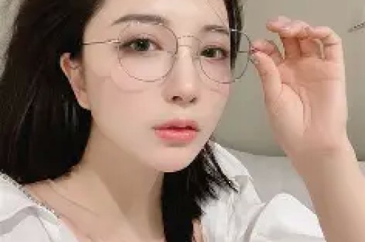 太离谱了！曝佐藤二朗片场性骚扰桥本爱桥本取消电视剧宣传