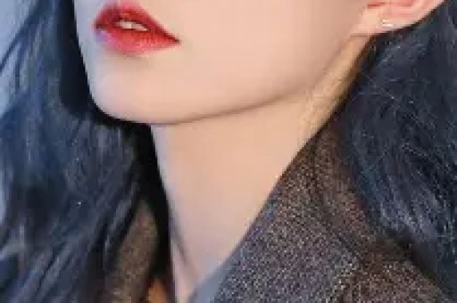 时隔10个月26岁女星回应蹲曾志伟双腿之间曾志伟真的被错骂了